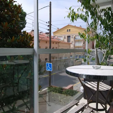 Blue Fridge - Blue Fridge - Ideal For Couples, Near And Well Connected Apartment